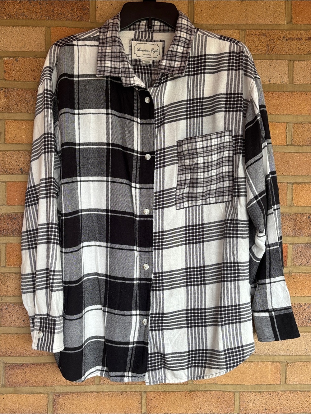 American Eagle Outfitters Black & White Plaid Button-Down Lounge Shirt L